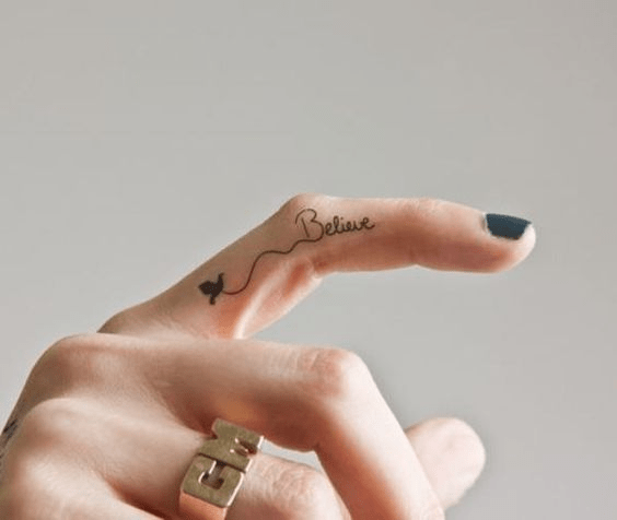 Nhẫn cưới với hình xăm trên ngón tay  Anh Phương Jewelry